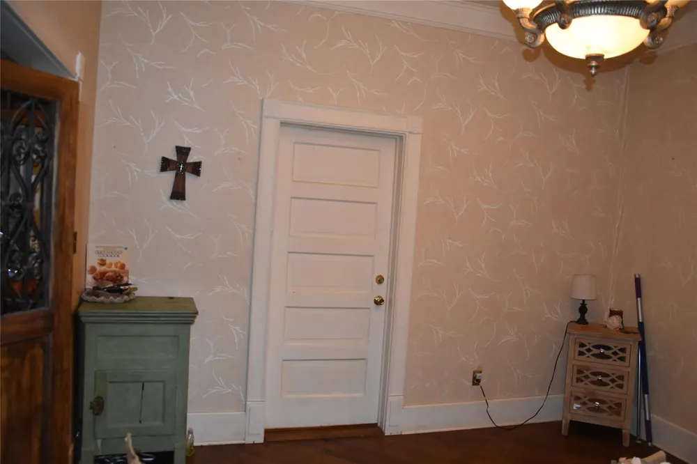 705 E Lamar Avenue Crockett, TX 75835