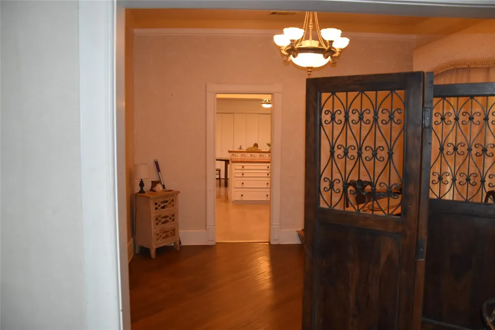 705 E Lamar Avenue Crockett, TX 75835