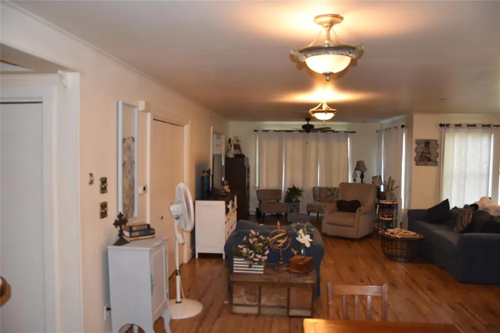 705 E Lamar Avenue Crockett, TX 75835