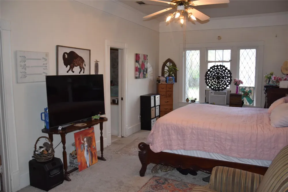705 E Lamar Avenue Crockett, TX 75835