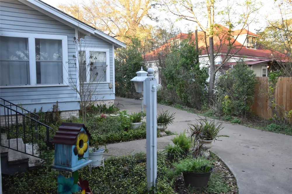 705 E Lamar Avenue Crockett, TX 75835