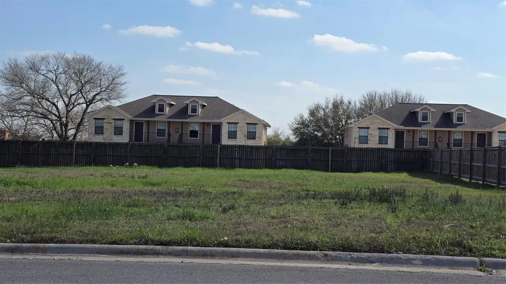 Clay Street Brenham, TX 77833