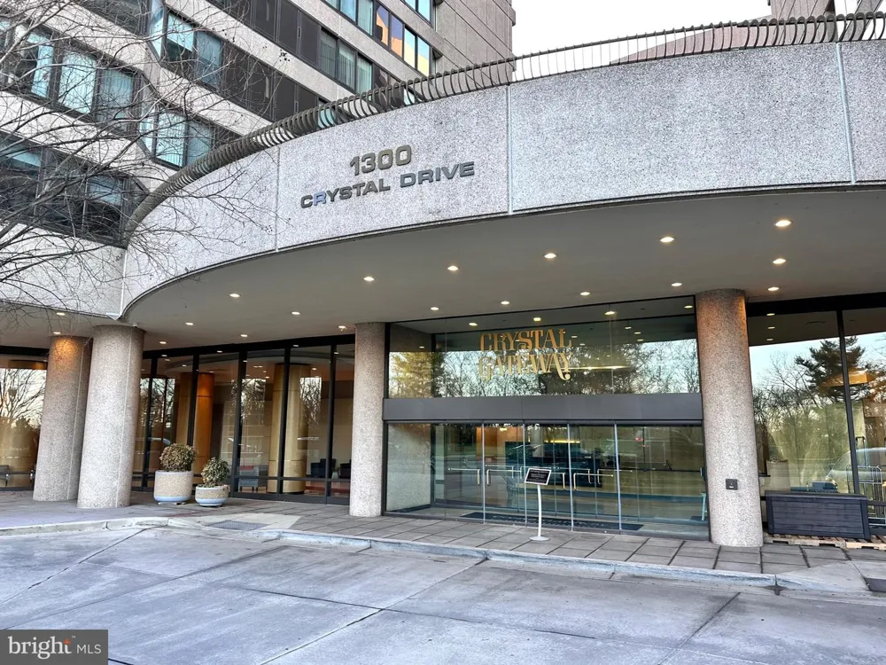 1300 CRYSTAL DRIVE #901S Arlington, VA 22202
