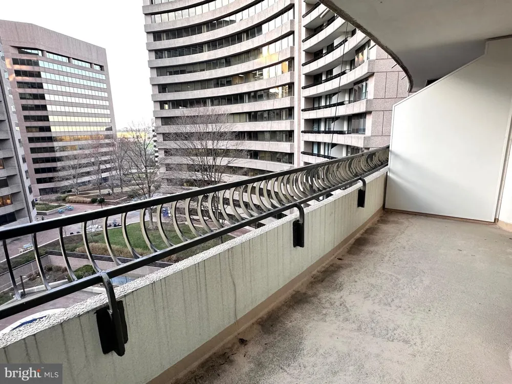 1300 CRYSTAL DRIVE #901S Arlington, VA 22202