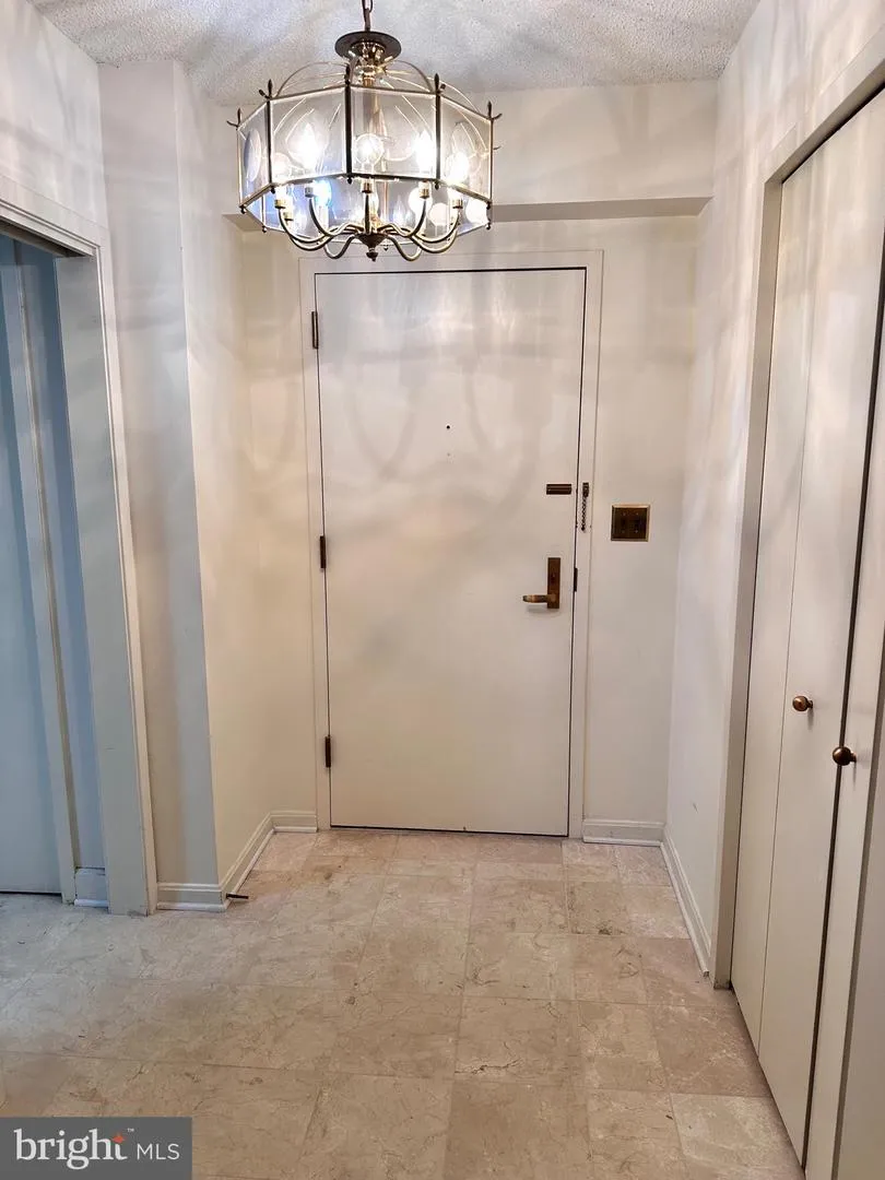 1300 CRYSTAL DRIVE #901S Arlington, VA 22202