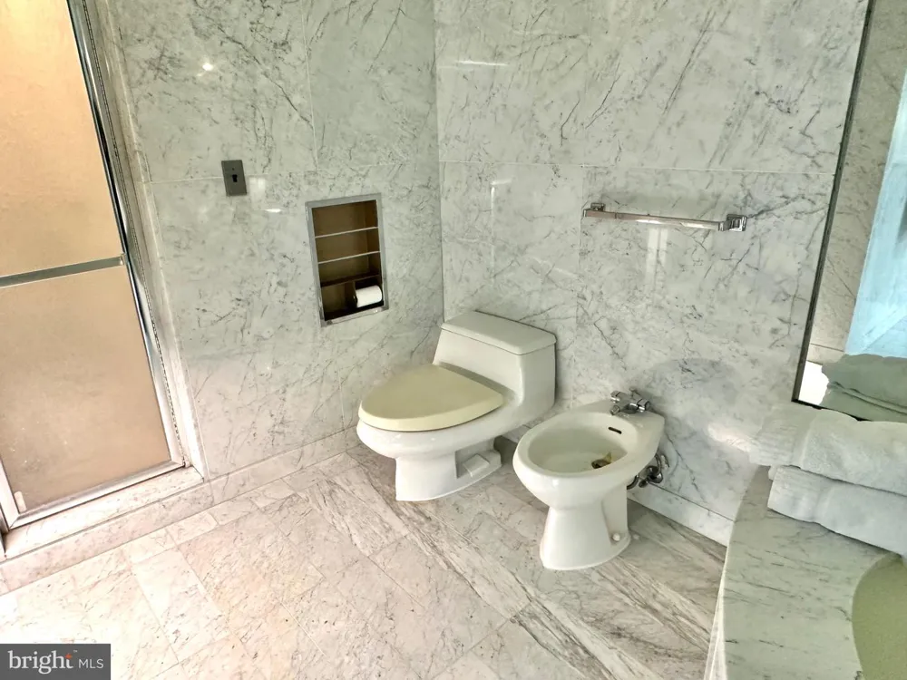 1300 CRYSTAL DRIVE #901S Arlington, VA 22202