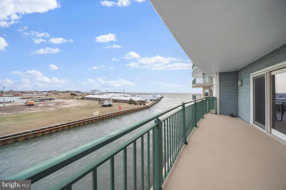 1 DOCK STREET #203 Crisfield, MD 21817