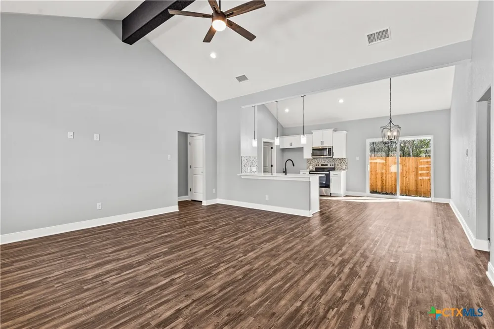 209 Troell Street Seguin, TX 78155