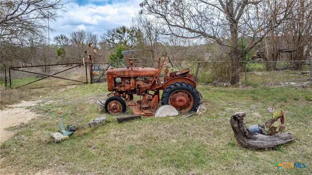 250 Mail Route Road Fischer, TX 78623