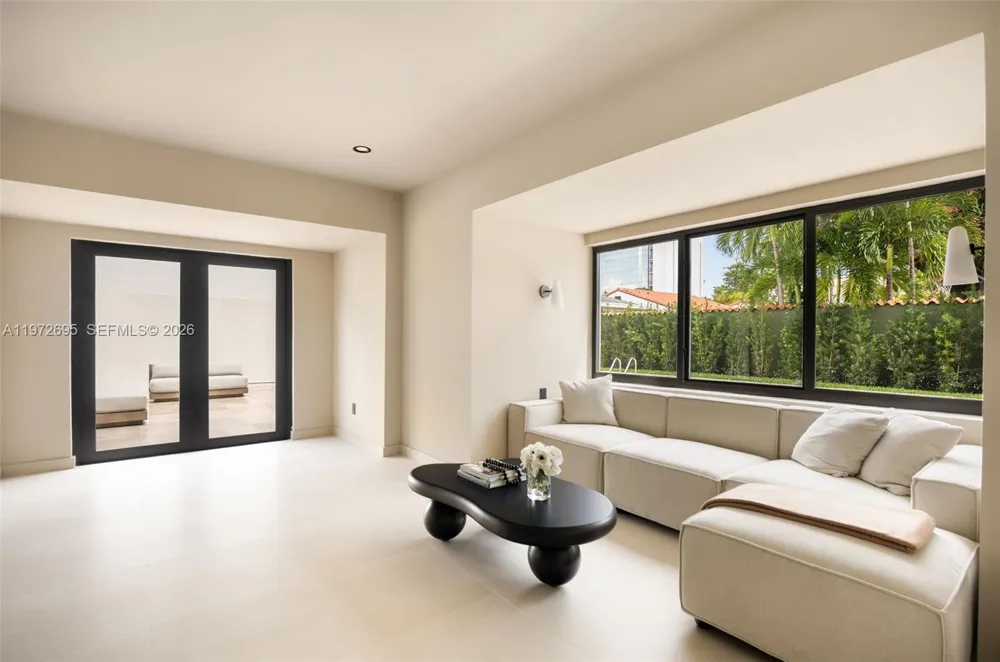 2805 SW 4th Ave Miami, FL 33129