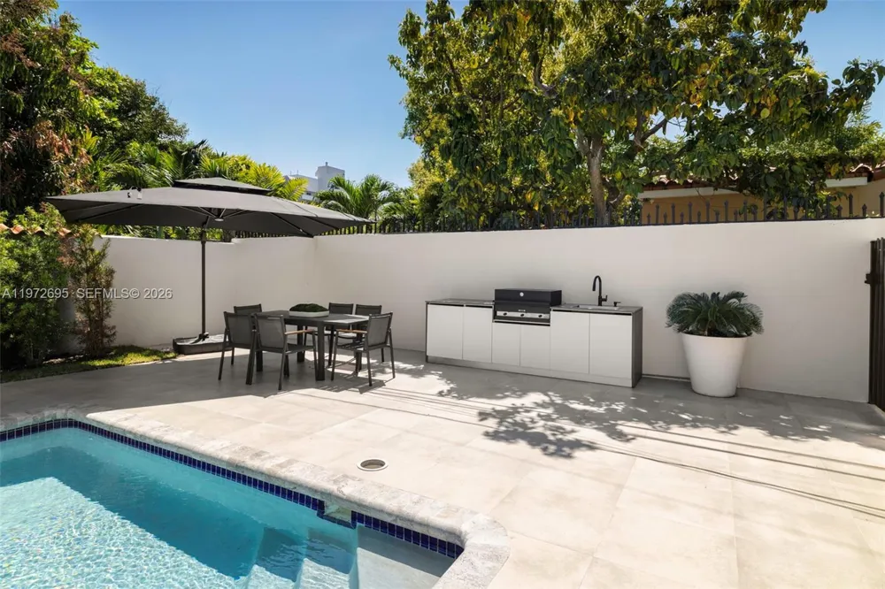 2805 SW 4th Ave Miami, FL 33129
