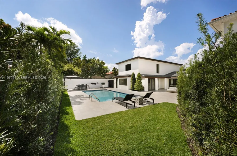 2805 SW 4th Ave Miami, FL 33129