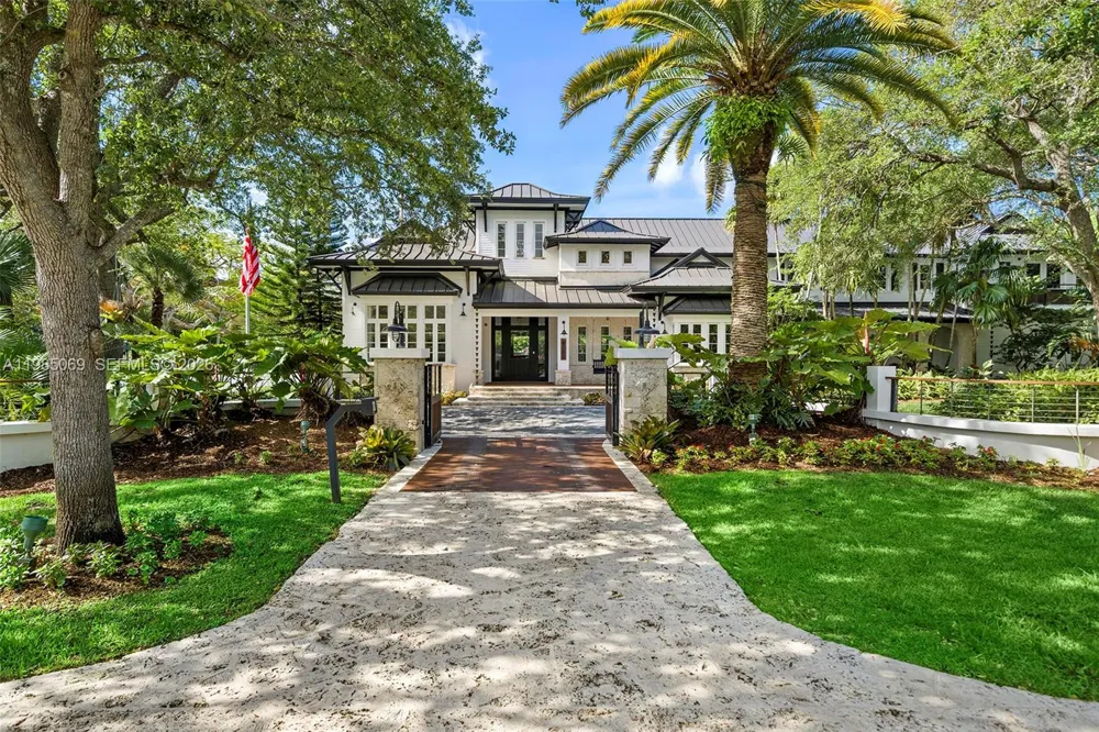 6700 SW 132nd St Pinecrest, FL 33156