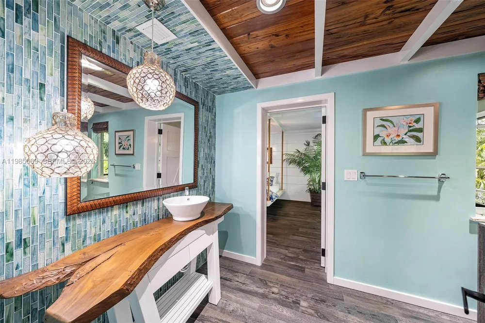 6700 SW 132nd St Pinecrest, FL 33156