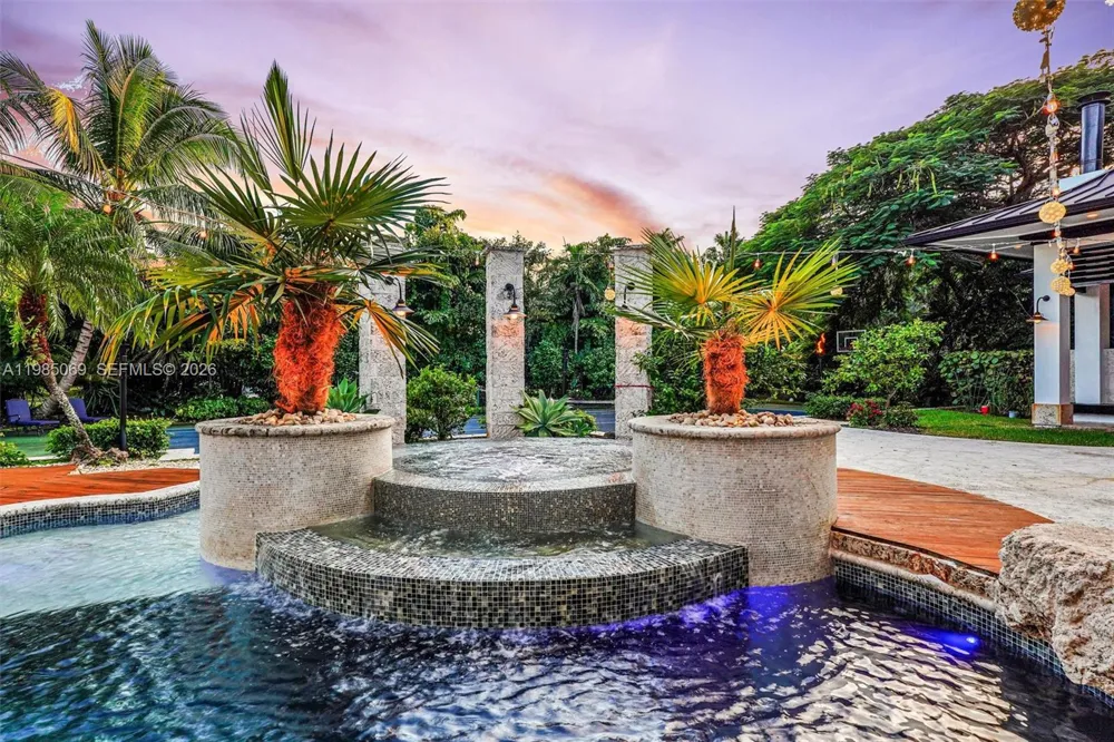 6700 SW 132nd St Pinecrest, FL 33156