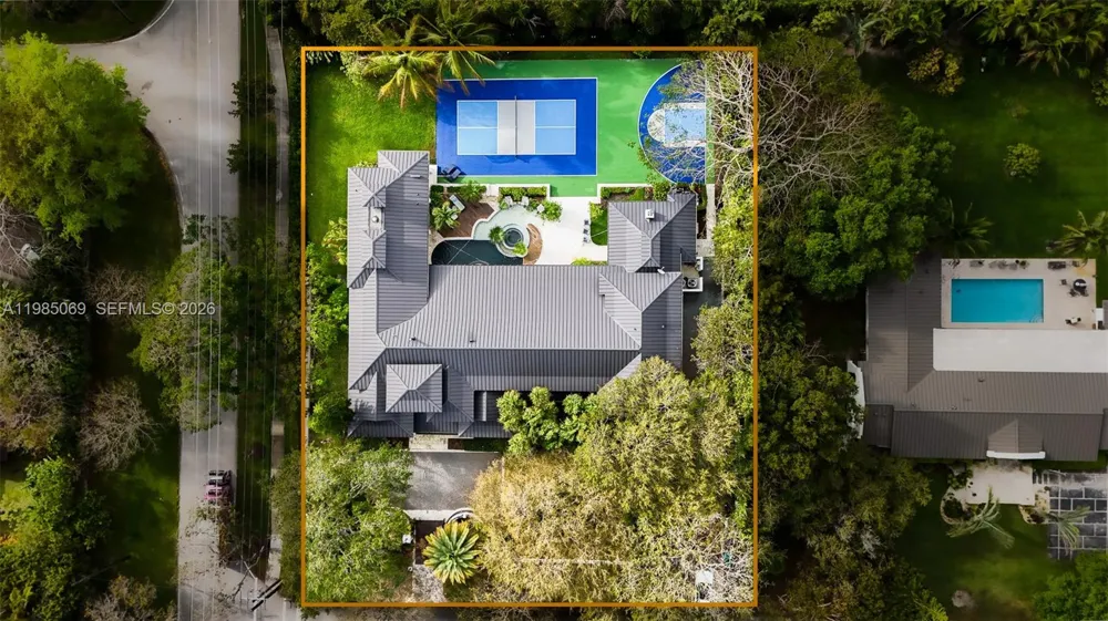 6700 SW 132nd St Pinecrest, FL 33156