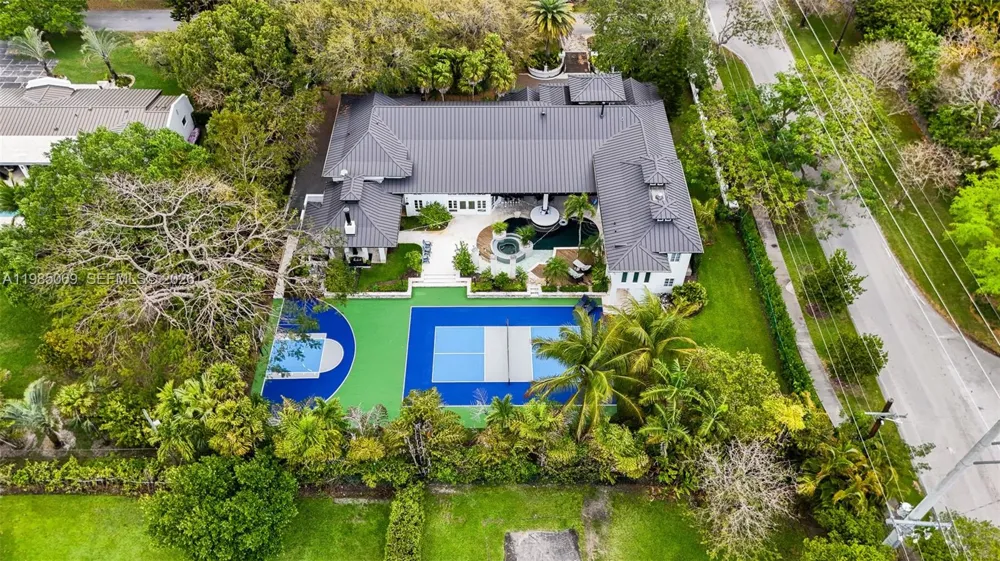 6700 SW 132nd St Pinecrest, FL 33156