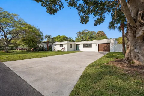 10910 NE 9th Ct