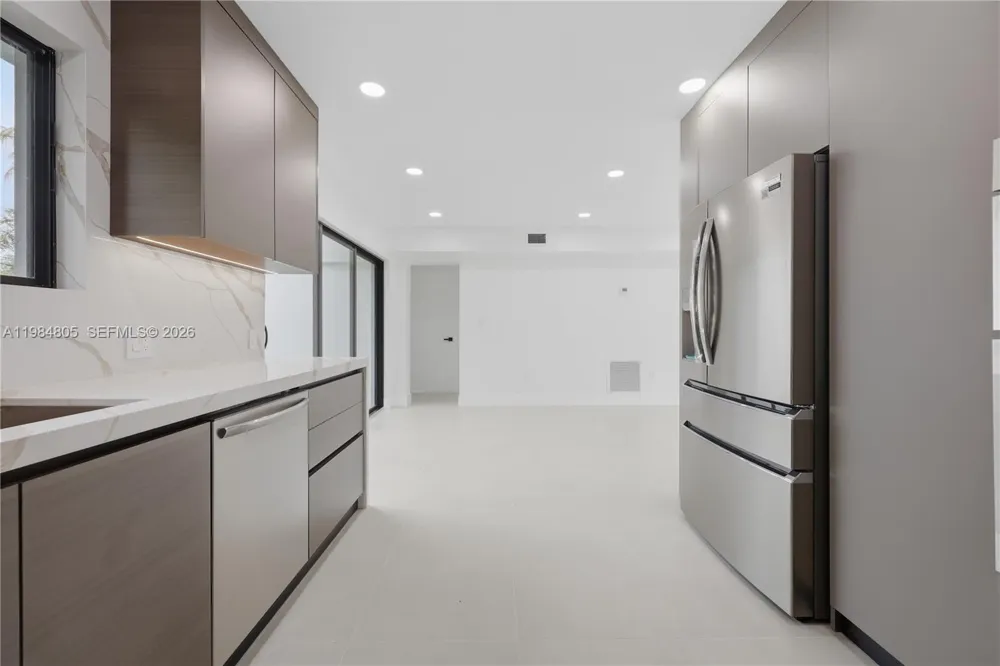10910 NE 9th Ct Biscayne Park, FL 33161