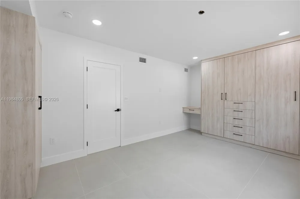 10910 NE 9th Ct Biscayne Park, FL 33161