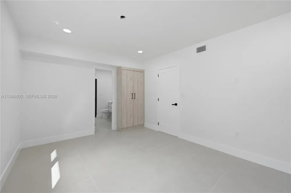 10910 NE 9th Ct Biscayne Park, FL 33161