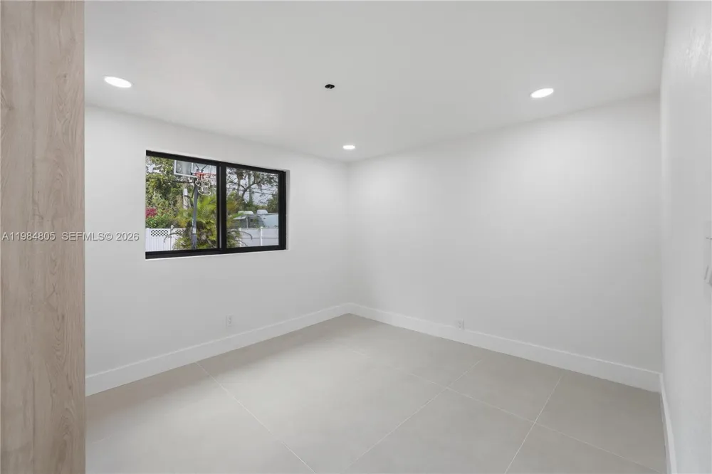 10910 NE 9th Ct Biscayne Park, FL 33161