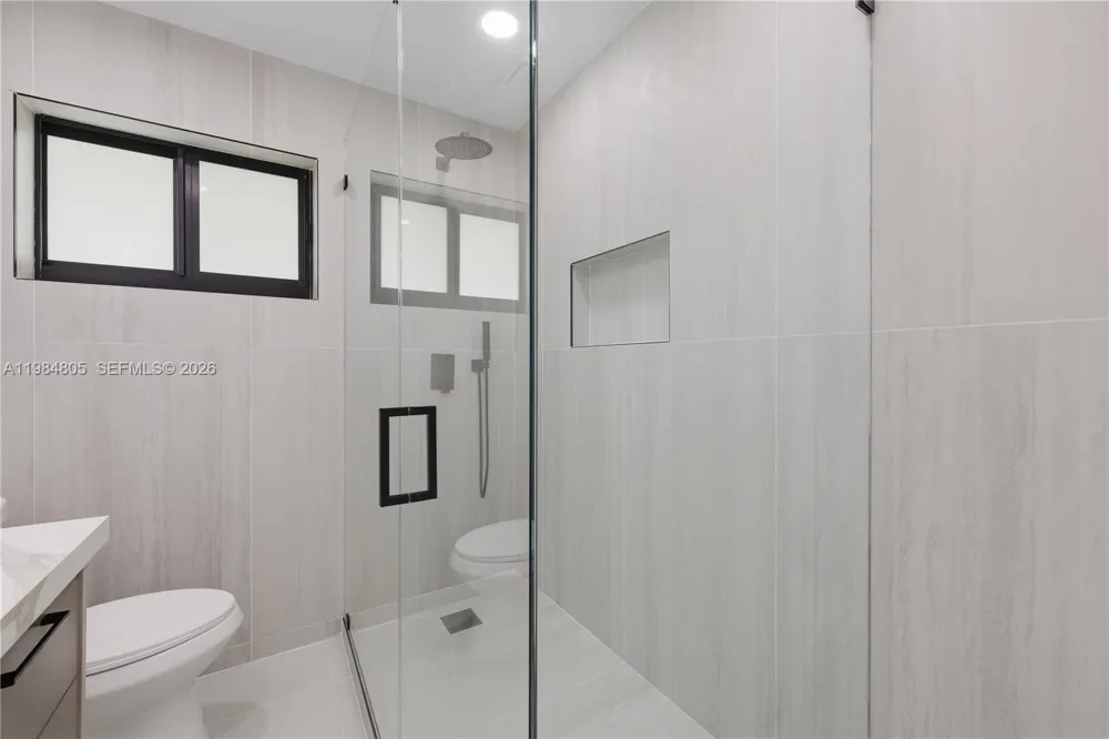 10910 NE 9th Ct Biscayne Park, FL 33161