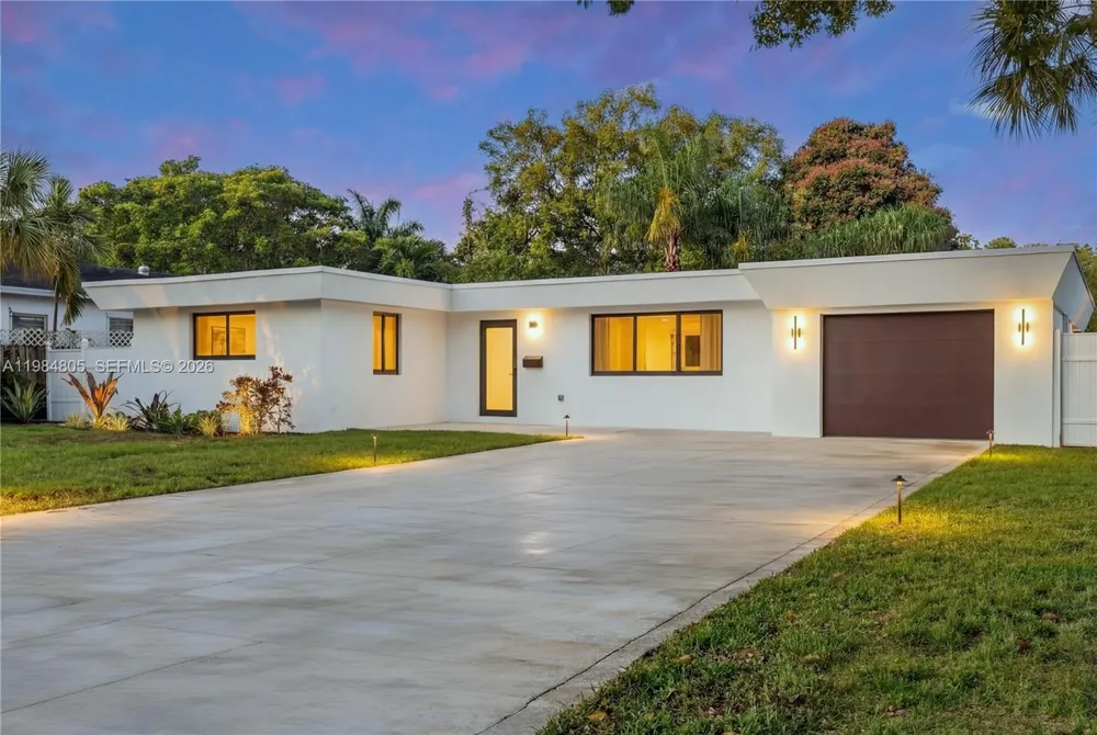 10910 NE 9th Ct Biscayne Park, FL 33161