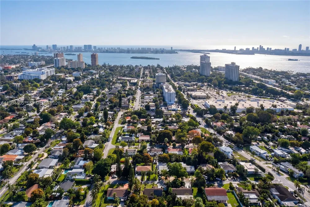 10910 NE 9th Ct Biscayne Park, FL 33161