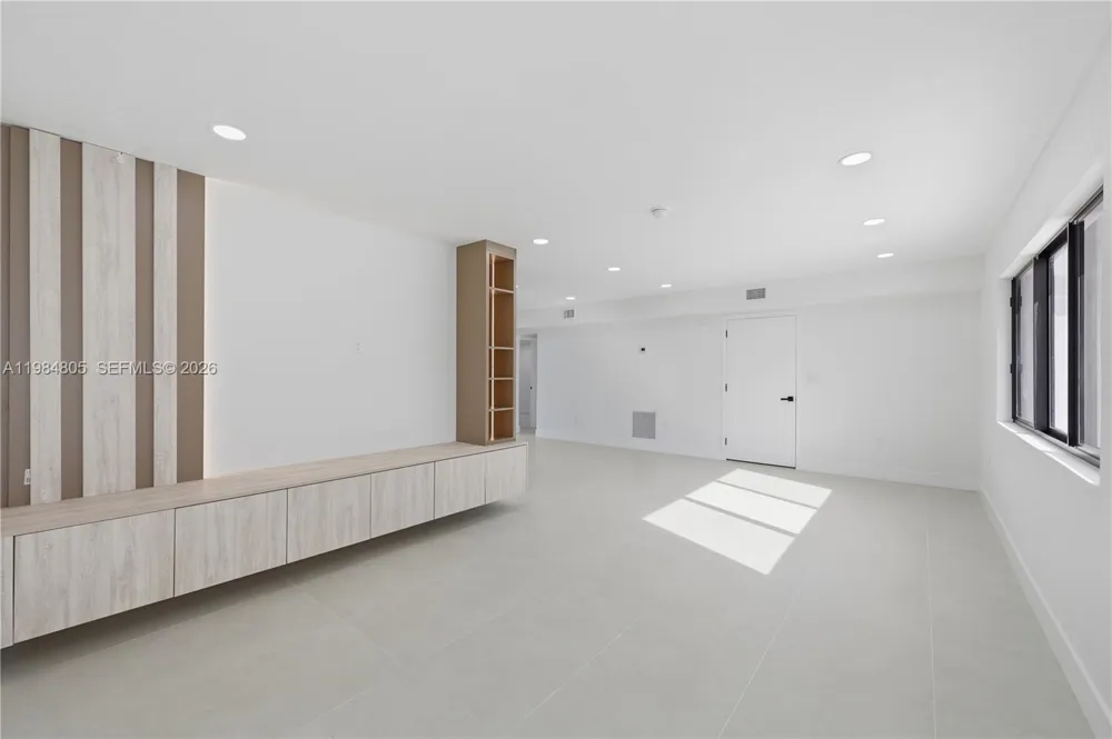 10910 NE 9th Ct Biscayne Park, FL 33161