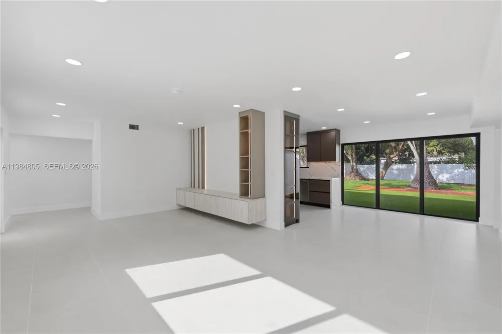 10910 NE 9th Ct Biscayne Park, FL 33161