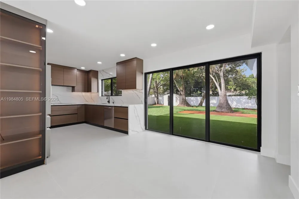10910 NE 9th Ct Biscayne Park, FL 33161