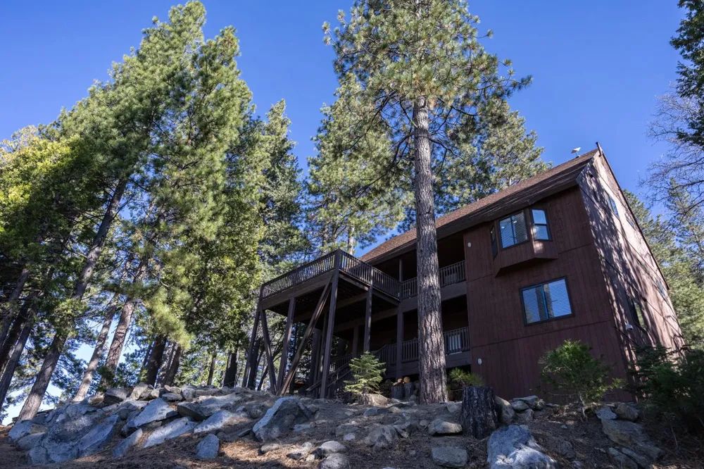 7501 Yosemite Park Way Yosemite West, CA 95389