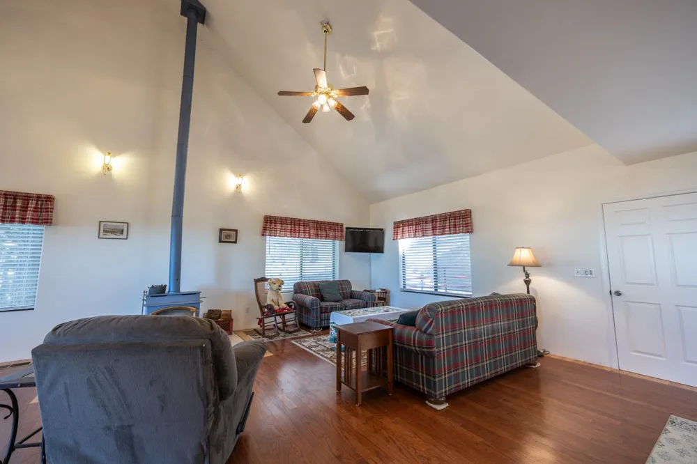 7501 Yosemite Park Way Yosemite West, CA 95389