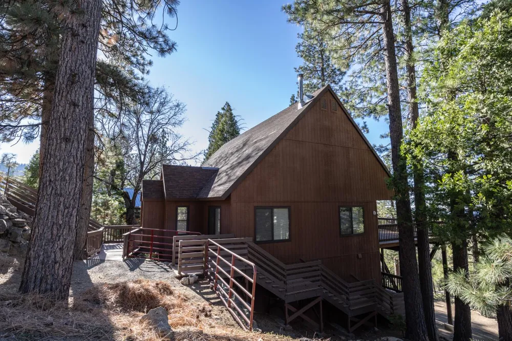 7501 Yosemite Park Way Yosemite West, CA 95389
