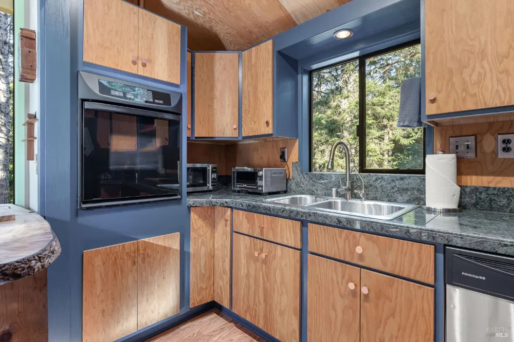 880 River Beach Road The Sea Ranch, CA 95497