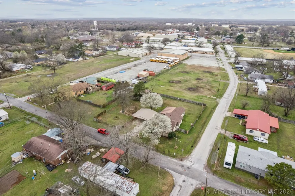 205 Baltimore Allen, OK 74825