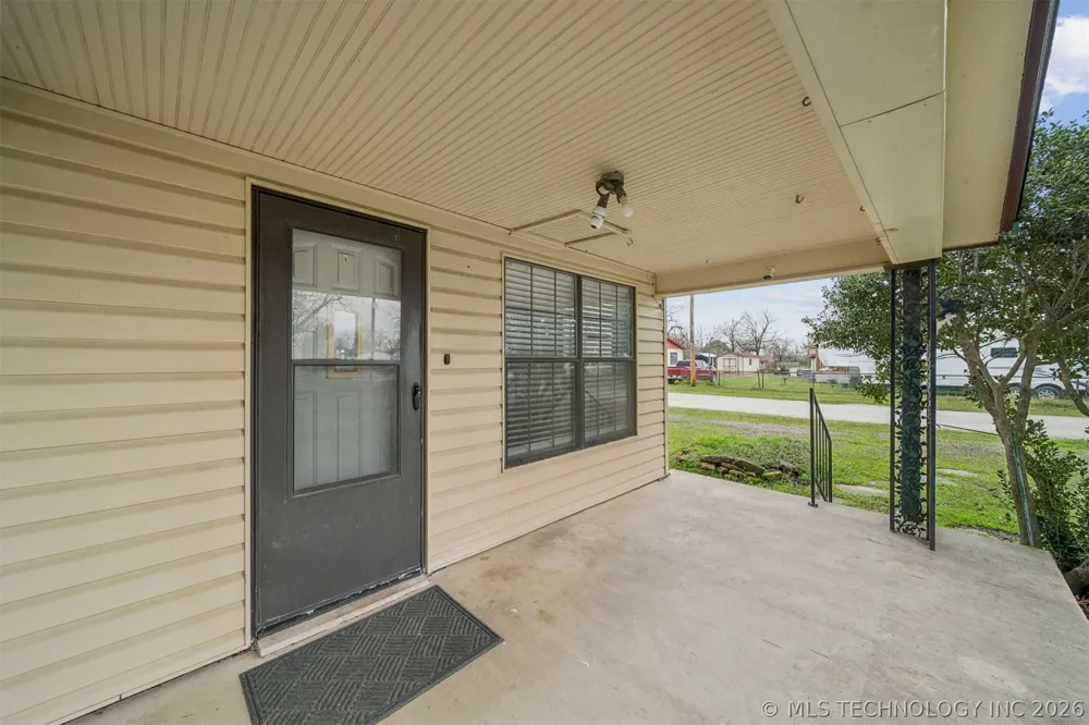 205 Baltimore Allen, OK 74825
