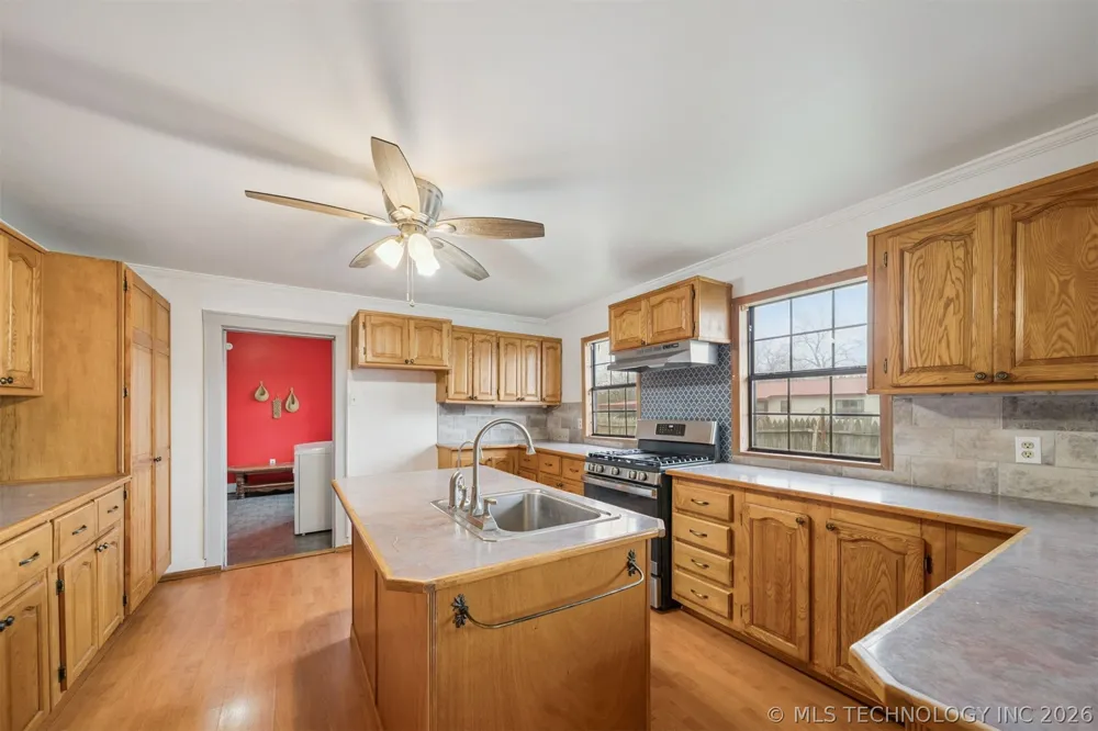 205 Baltimore Allen, OK 74825