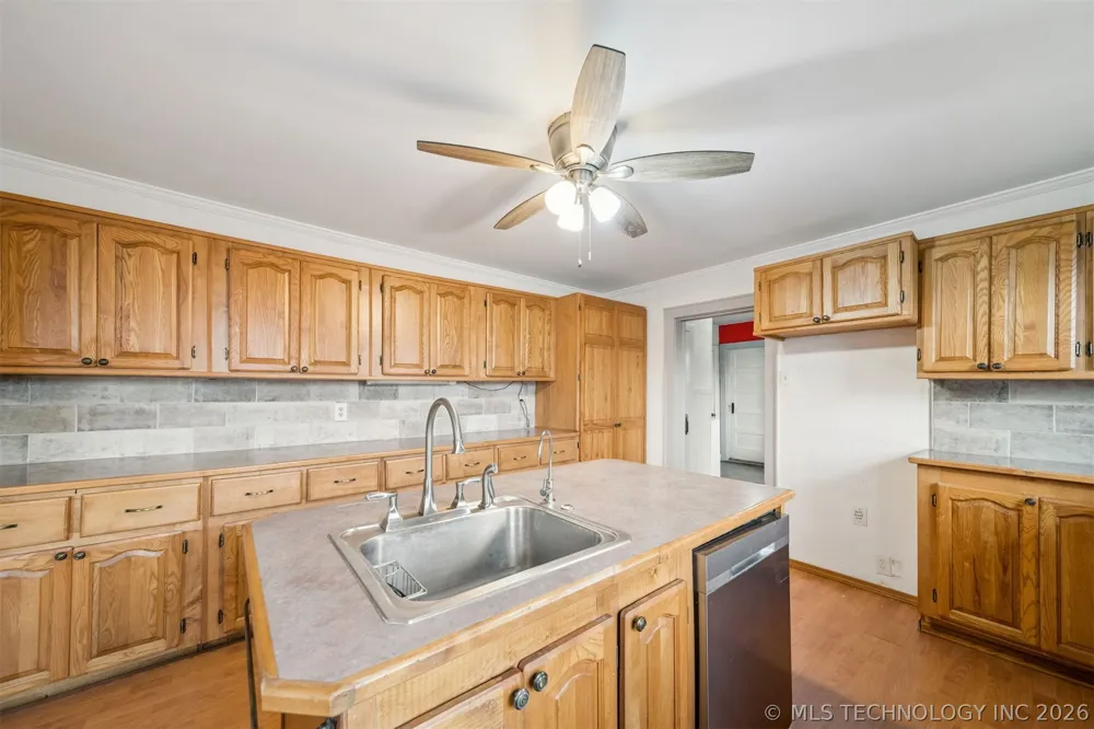 205 Baltimore Allen, OK 74825