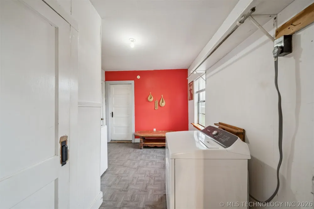 205 Baltimore Allen, OK 74825