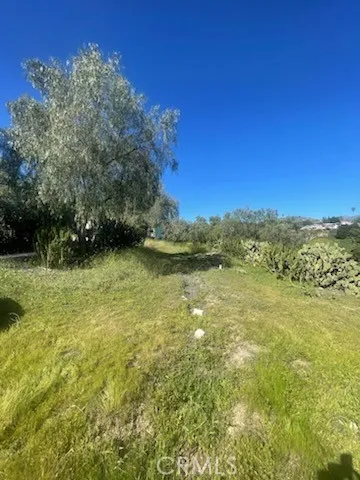 11848 West Trail Sylmar, CA 91342