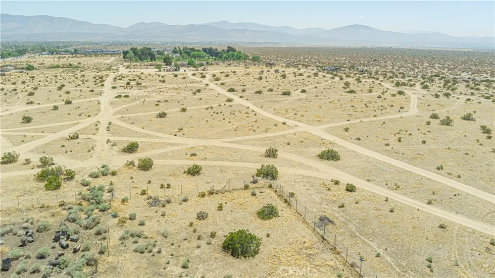 90 Palmdale Blvd Sun Village, CA 93543
