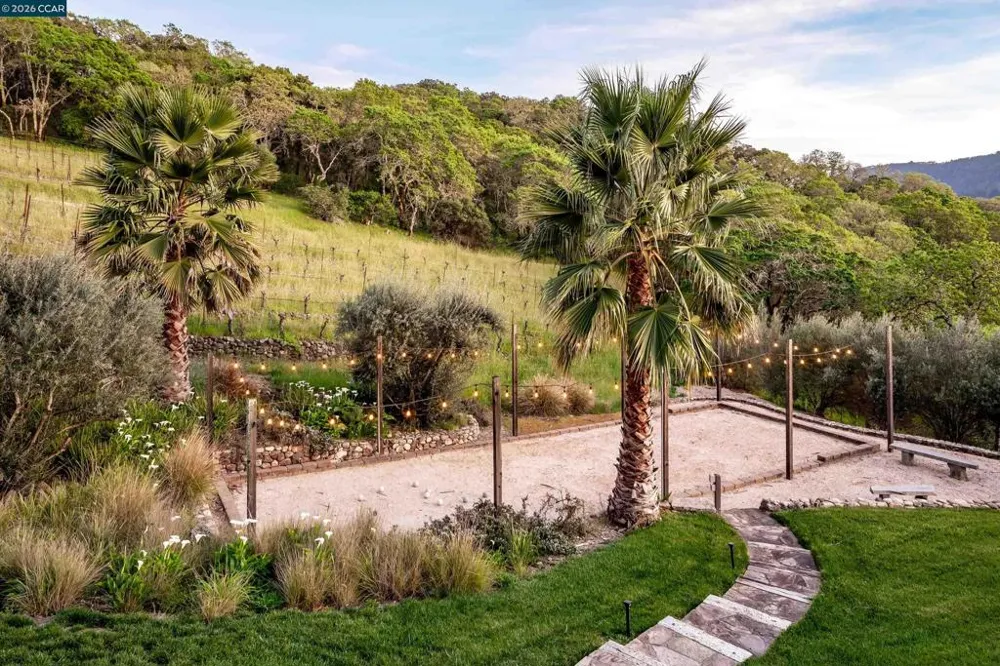 4377 Warm Springs Rd Glen Ellen, CA 95442