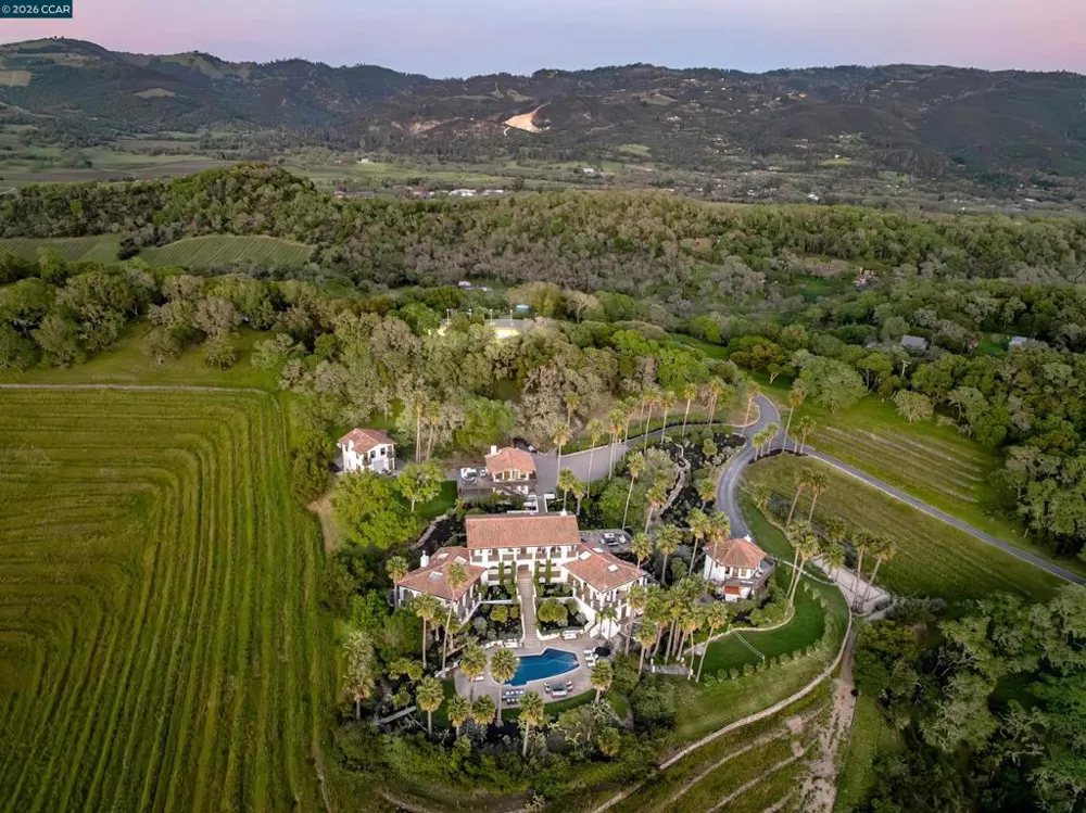 4377 Warm Springs Rd Glen Ellen, CA 95442