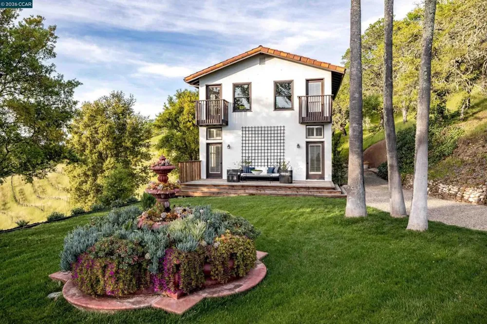 4377 Warm Springs Rd Glen Ellen, CA 95442
