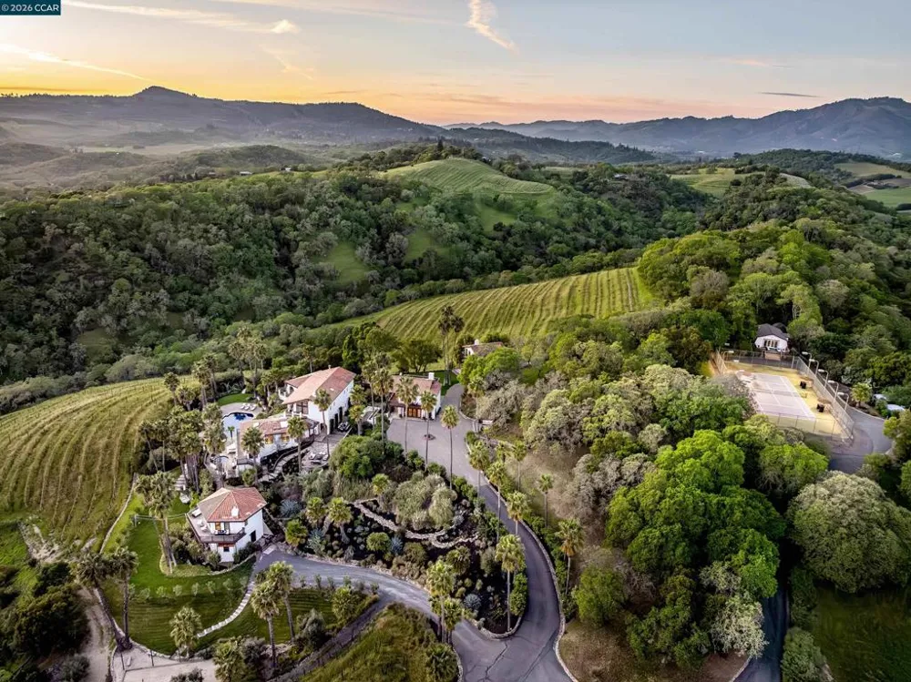 4377 Warm Springs Rd Glen Ellen, CA 95442