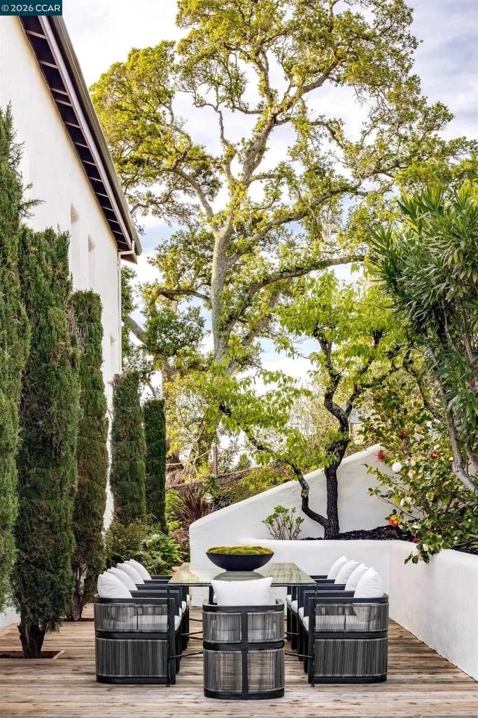 4377 Warm Springs Rd Glen Ellen, CA 95442