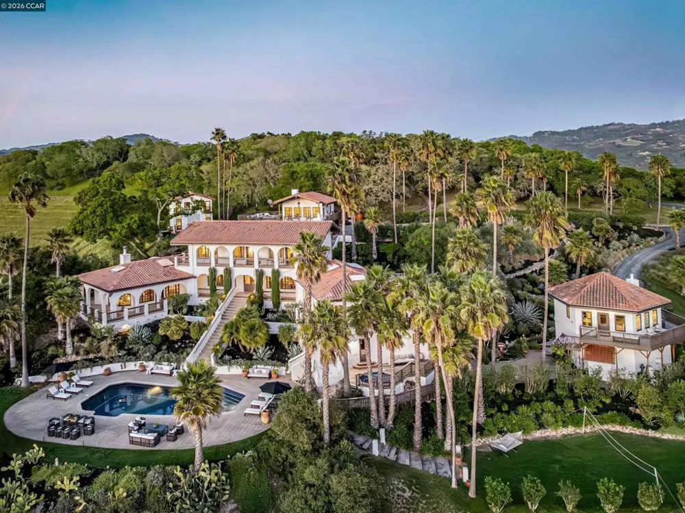 4377 Warm Springs Rd Glen Ellen, CA 95442