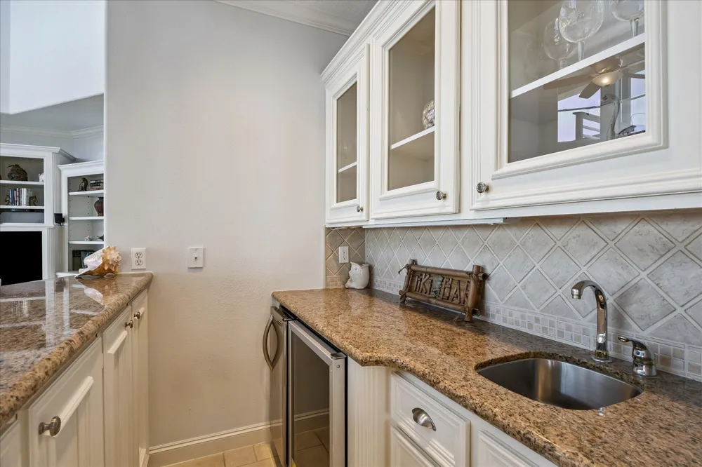 1554 Windsong Way Tiki Island, TX 77554